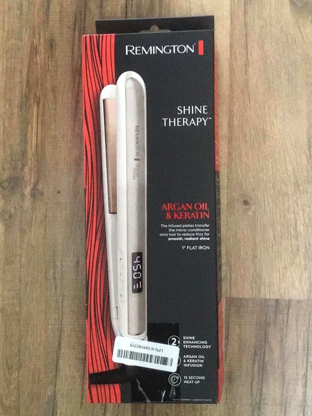 BNIB Remington 1” Flat Iron